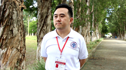 说明: E:\广东国际战略研究院\暑期调研\启动仪式照片\采访2.png