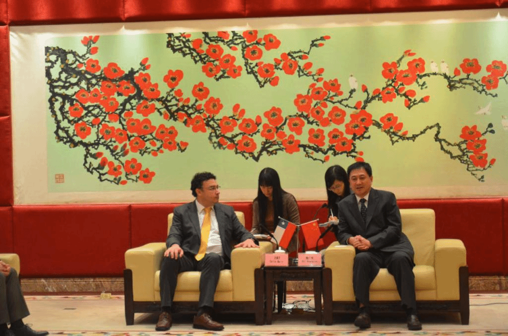 隋广军与龙啸天会谈